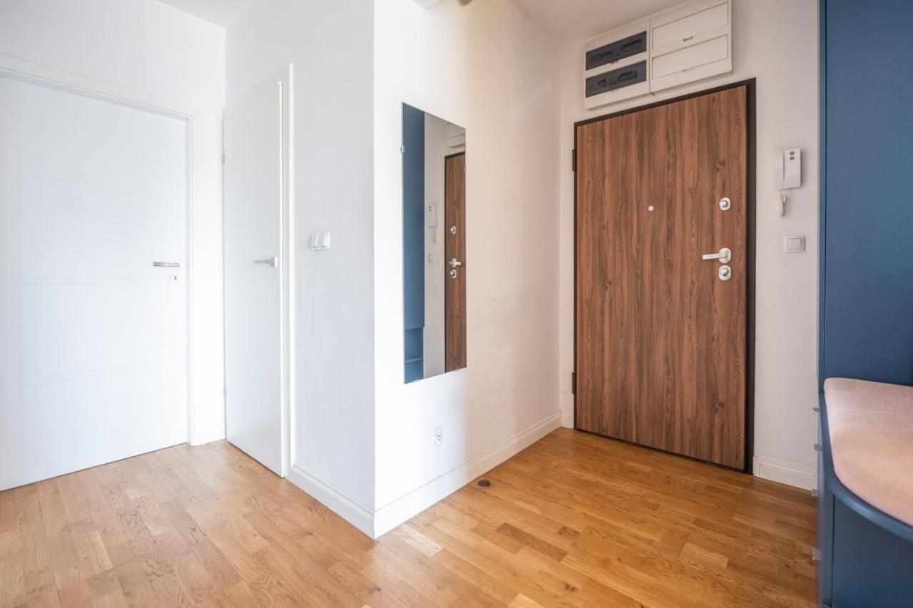 Krucza Apartment ~ Self Check-In 24H ~ Parking And Lift Вроцлав Екстериор снимка