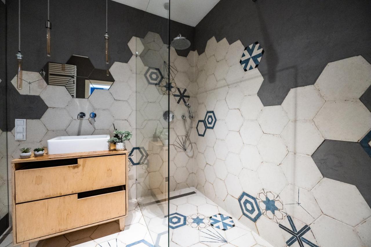 Krucza Apartment ~ Self Check-In 24H ~ Parking And Lift Вроцлав Екстериор снимка
