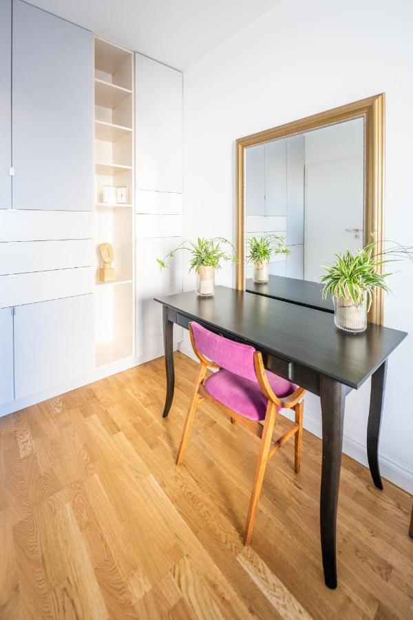 Krucza Apartment ~ Self Check-In 24H ~ Parking And Lift Вроцлав Екстериор снимка